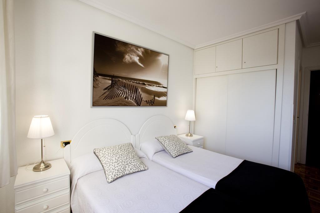 Pension Pasadena Pamplona Exteriör bild